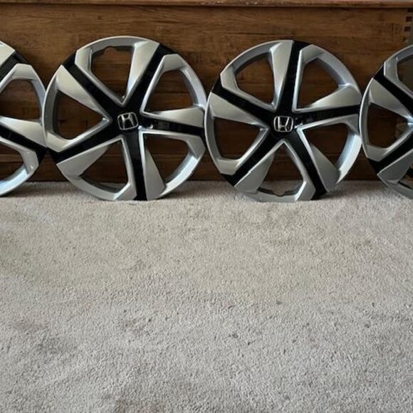 Honda Wheel Covers/Hubcaps - Picture 8 of 9